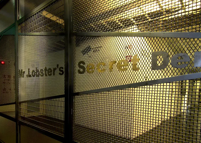 Mr. Lobster'S Secret Den Design Hostel Taipei